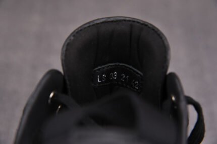 D10R B28 Oblique LOW Top Sneaker